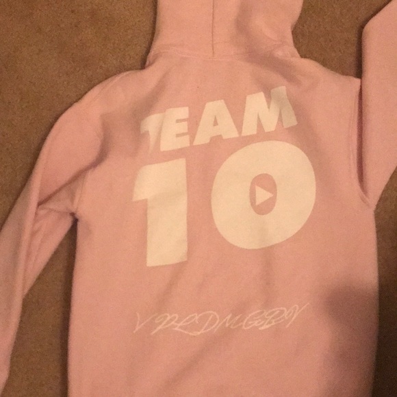 Team 10 sweatshirt - Picture 2 of 2